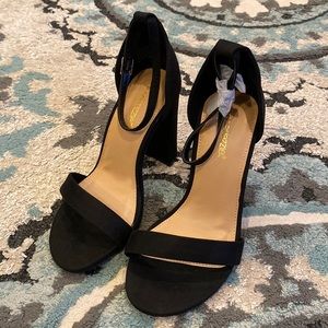 Shoe Dazzle Black Heels Size 8 NWOT
